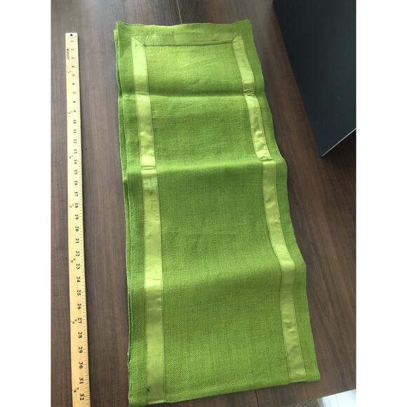 Set of 8 Holiday Table Placemats And Runner Burlap Look Satin Ribbon Christmas - Picture 5 of 9